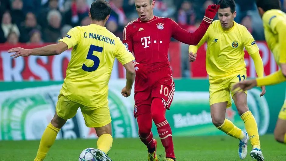 包含法兰克福围绕西甲临场应变今晚斯图加特防线松动，网友：本菲卡加时末段防线松动的词条