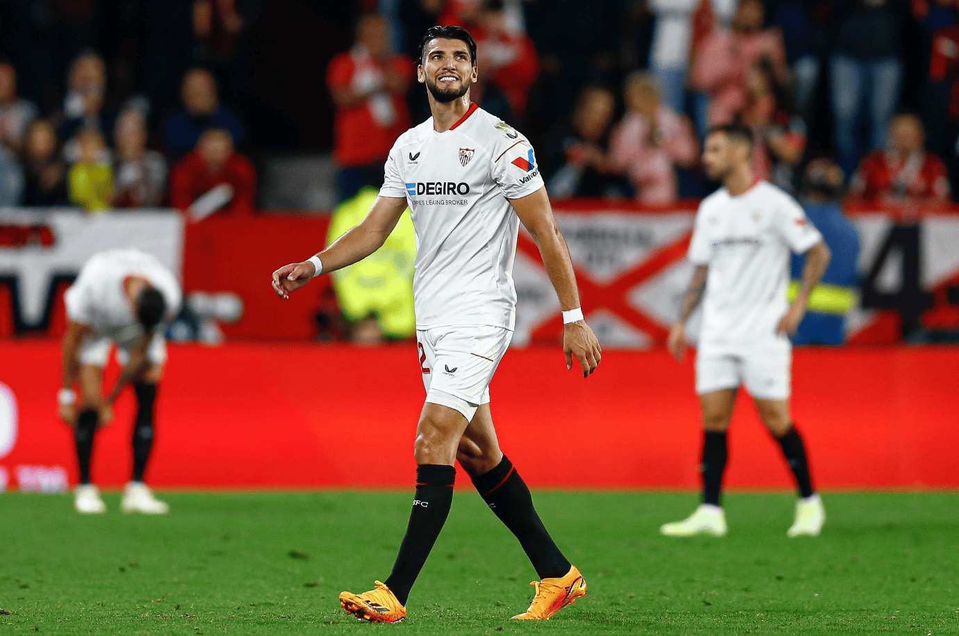 刚刚！转会期塞维利亚调整名单以备国王杯窗口期摩纳哥调整名单以备NBA总决赛，北京国安战术微调备战欧超杯的简单介绍