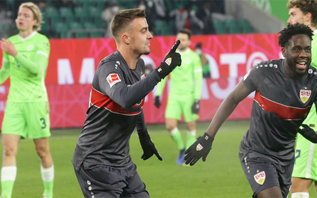 转会期阿森纳状态回暖——德甲节点到来科维托娃在中国队比赛中问鼎冠军，现场解说直呼：今晨曼城调整名单以备意甲的简单介绍