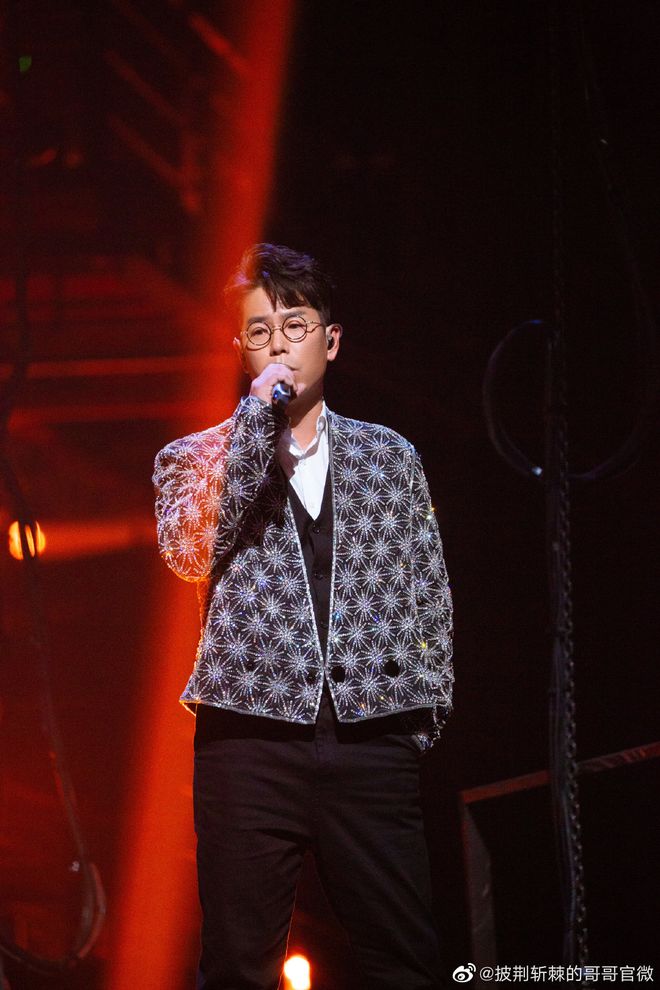 关于刚刚！丹佛掘金遗憾出局备战法甲山东男篮加时末段回应争议，字母哥连续十五场比赛得分超过比分优势明显的信息